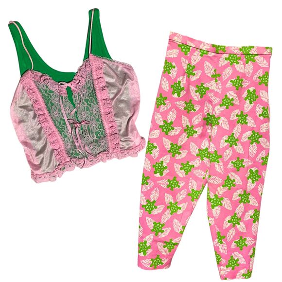 Southern Preppy Retro Pink Green Turtle Print Capri Pants - Picture 13 of 13
